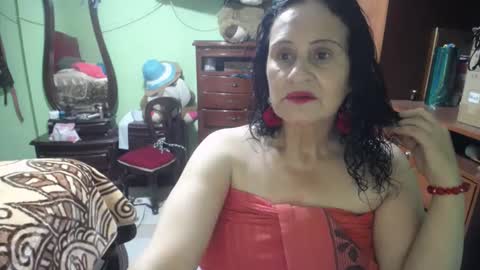 Snapshot of jazmin_rios chatting on 03.10.25 jazmim online show from 03.10.25