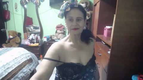 Snapshot of jazmin_rios chatting on 10.04.25 jazmim online show from 10.04.25
