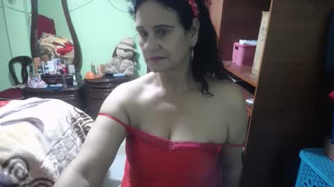 Snapshot of jazmin_rios chatting on 10.10.25 jazmim online show from 10.10.25
