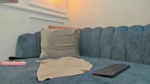 Jasmine  online show from 02.14.25