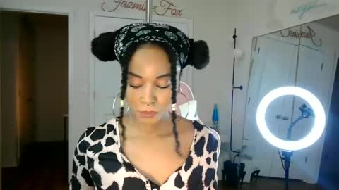 Snapshot of jazminefox chatting on 07.14.26 Jazmine Fox online show from 07.14.26