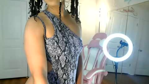 Snapshot of jazminefox chatting on 07.15.26 Jazmine Fox online show from 07.15.26