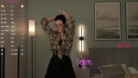 Snapshot of jazminenakano chatting on 09.24.25 Mira the personal mirage D online show from 09.24.25