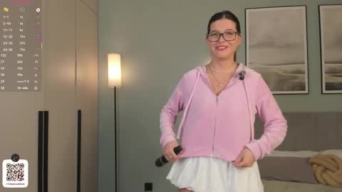 Snapshot of jazminenakano chatting on 11.26.25 Mira the personal mirage D online show from 11.26.25