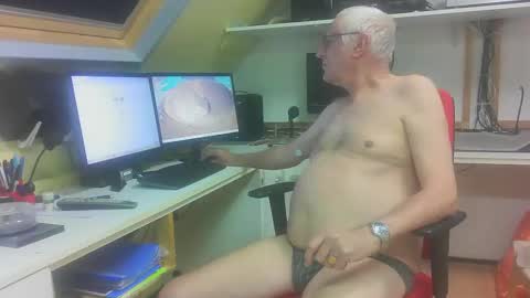 Snapshot of jdegroot056 chatting on 11.20.25 Daddy J online show from 11.20.25