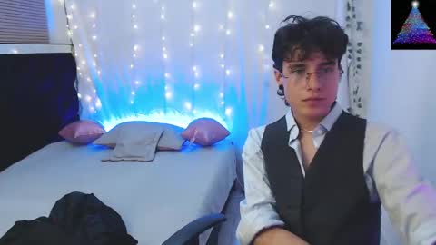 Snapshot of jeam_hot chatting on 12.25.24 jeam_hot online show from 12.25.24