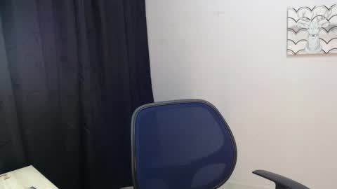 Snapshot of jeam_hot chatting on 12.26.24 jeam_hot online show from 12.26.24