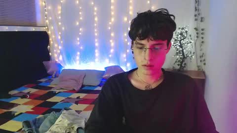 Snapshot of jeam_hot chatting on 12.30.24 jeam_hot online show from 12.30.24