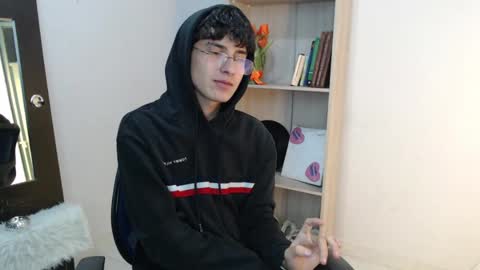 Snapshot of jeam_hot chatting on 01.03.25 jeam_hot online show from 01.03.25