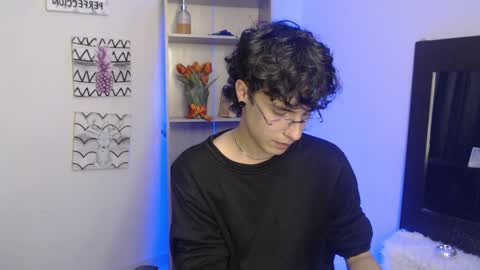 Snapshot of jeam_hot chatting on 01.12.25 jeam_hot online show from 01.12.25