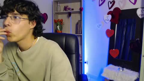 Snapshot of jeam_hot chatting on 02.22.25 jeam_hot online show from 02.22.25