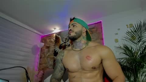 Snapshot of jean_lopez chatting on 04.29.26 Jean axelcrow Modelo Independiente online show from 04.29.26