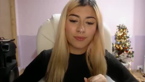 Snapshot of jean_monroe chatting on 12.07.24 Jean online show from 12.07.24