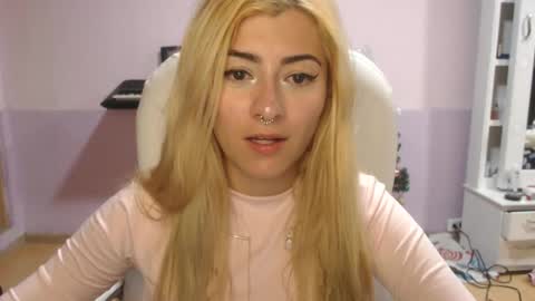 Snapshot of jean_monroe chatting on 03.11.25 Jean online show from 03.11.25