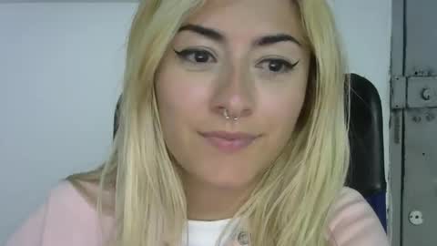 Snapshot of jean_monroe chatting on 09.12.25 Jean online show from 09.12.25