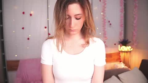 Snapshot of jeanetterudnitski chatting on 05.19.26 Hello im Mary 3 online show from 05.19.26