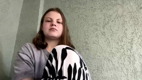 Snapshot of jeannejenkins chatting on 05.18.26 Alice online show from 05.18.26