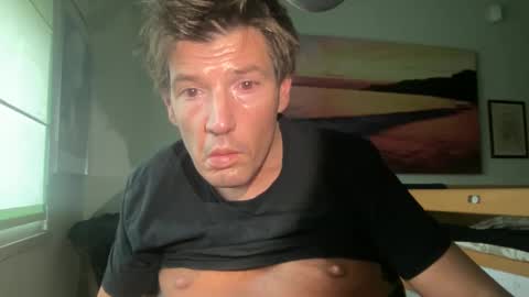 Snapshot of jeanslov chatting on 01.19.25 jeanslov online show from 01.19.25