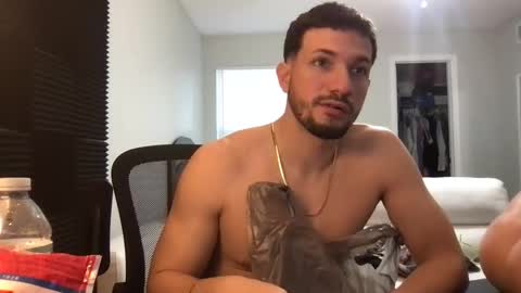 Snapshot of jeanwhitebianco chatting on 12.19.25 jeanwhitebianco online show from 12.19.25
