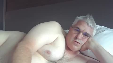 Snapshot of jecko71 chatting on 04.26.26 dadbody71 online show from 04.26.26