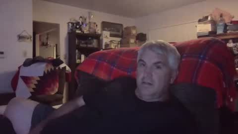 Snapshot of jecko71 chatting on 05.20.26 dadbody71 online show from 05.20.26