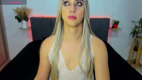  ashley   online show from 11.08.25