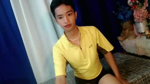 Snapshot of jel_oncamxx chatting on 10.04.25 JELicious online show from 10.04.25
