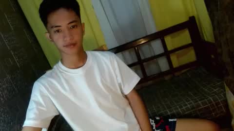 Snapshot of jel_oncamxx chatting on 12.04.25 JELicious online show from 12.04.25
