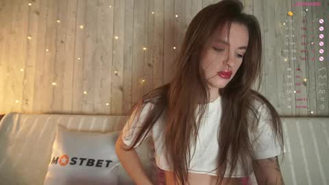 Snapshot of jelli_jennifer chatting on 01.08.25 follow me on  online show from 01.08.25