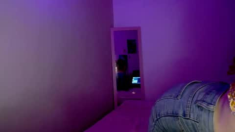 Snapshot of jellyrose chatting on 12.02.25 jellyrose online show from 12.02.25