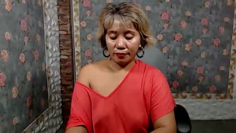 Snapshot of jemm36 chatting on 12.21.24 Jem online show from 12.21.24