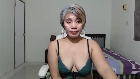 Snapshot of jemm36 chatting on 02.23.25 Jem online show from 02.23.25