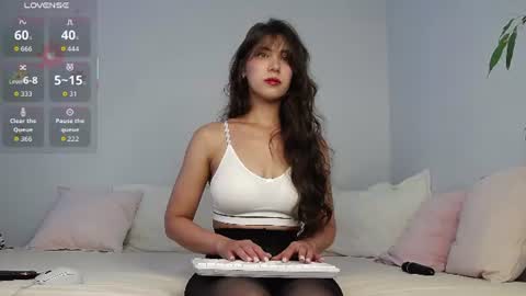 Snapshot of jenaloren chatting on 06.15.26 Jena dont forget to thumbs up your rating is so important to me online show from 06.15.26