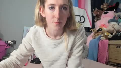 Snapshot of jenbydoll chatting on 01.06.25 JenbyDoll online show from 01.06.25