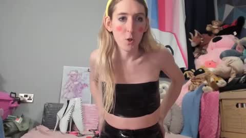 Snapshot of jenbydoll chatting on 01.10.25 JenbyDoll online show from 01.10.25