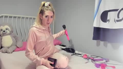 Snapshot of jenbydoll chatting on 02.02.25 JenbyDoll online show from 02.02.25