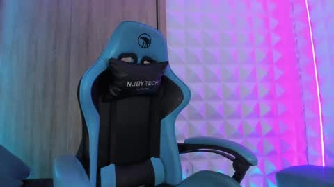 Snapshot of jendralevis chatting on 01.20.25 jendralevis online show from 01.20.25