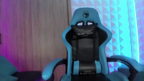 Snapshot of jendralevis chatting on 02.28.25 jendralevis online show from 02.28.25