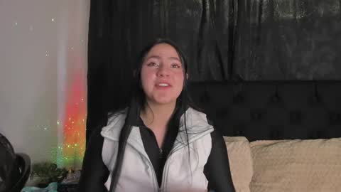 Snapshot of jeniferpowell_nm chatting on 10.18.25 jeniferpowell_nm online show from 10.18.25