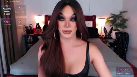 Queen Jenifer online show from 03.17.26