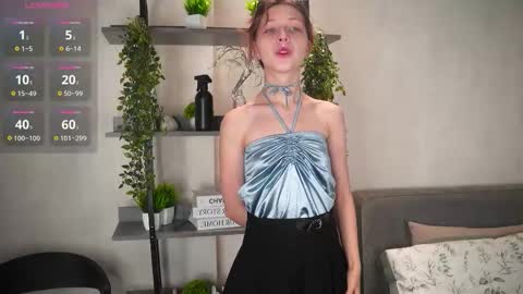 Hi everyone my name Kira online show from 10.14.25