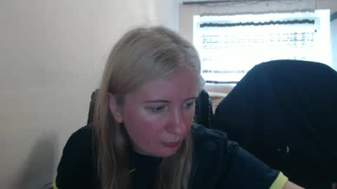 Snapshot of jenisandpeter chatting on 06.03.26 JenisAndPeter online show from 06.03.26