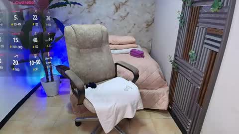 Snapshot of jenna_milf_ chatting on 04.30.26 Valentina online show from 04.30.26
