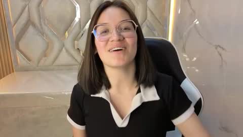 Snapshot of jenna_tx chatting on 10.23.25 Online 800 to 1400 online show from 10.23.25