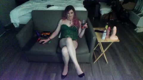 Snapshot of jennacd4life chatting on 06.25.26 Jenna Cross online show from 06.25.26