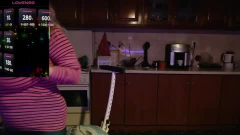 Snapshot of jennadeluxe chatting on 04.28.26 Jenna online show from 04.28.26