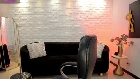 Snapshot of jennaolson chatting on 02.27.25 Jenna Olson online show from 02.27.25