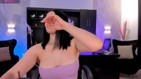 Snapshot of jennaolson chatting on 03.10.25 Jenna Olson online show from 03.10.25