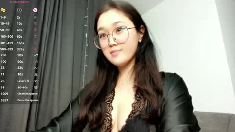 Snapshot of jennatyan chatting on 01.01.25 JENNA online show from 01.01.25