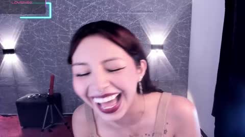 Jenner online show from 10.18.25